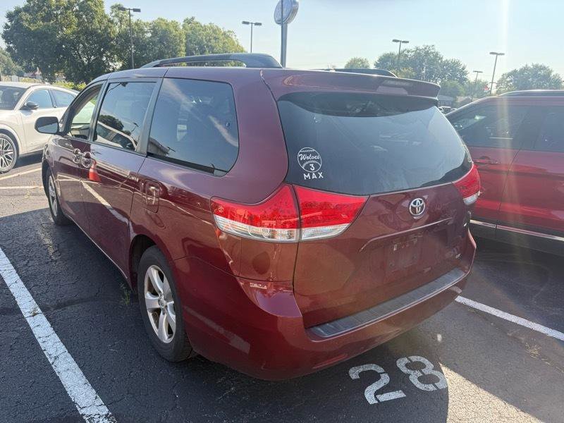 Used 2012 Toyota Sienna LE FWD image 4