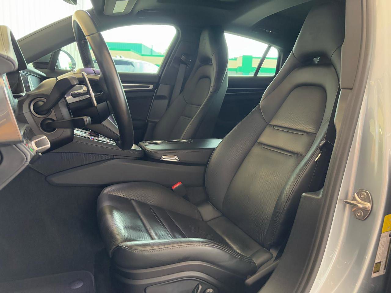 Used 2022 Porsche Panamera 4 Platinum Edition image 15