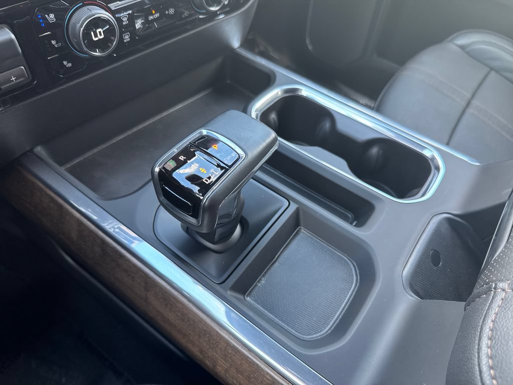 Used 2025 Chevrolet Silverado 1500 High Country w/ High Country Premium Package AWD/4WD image 26