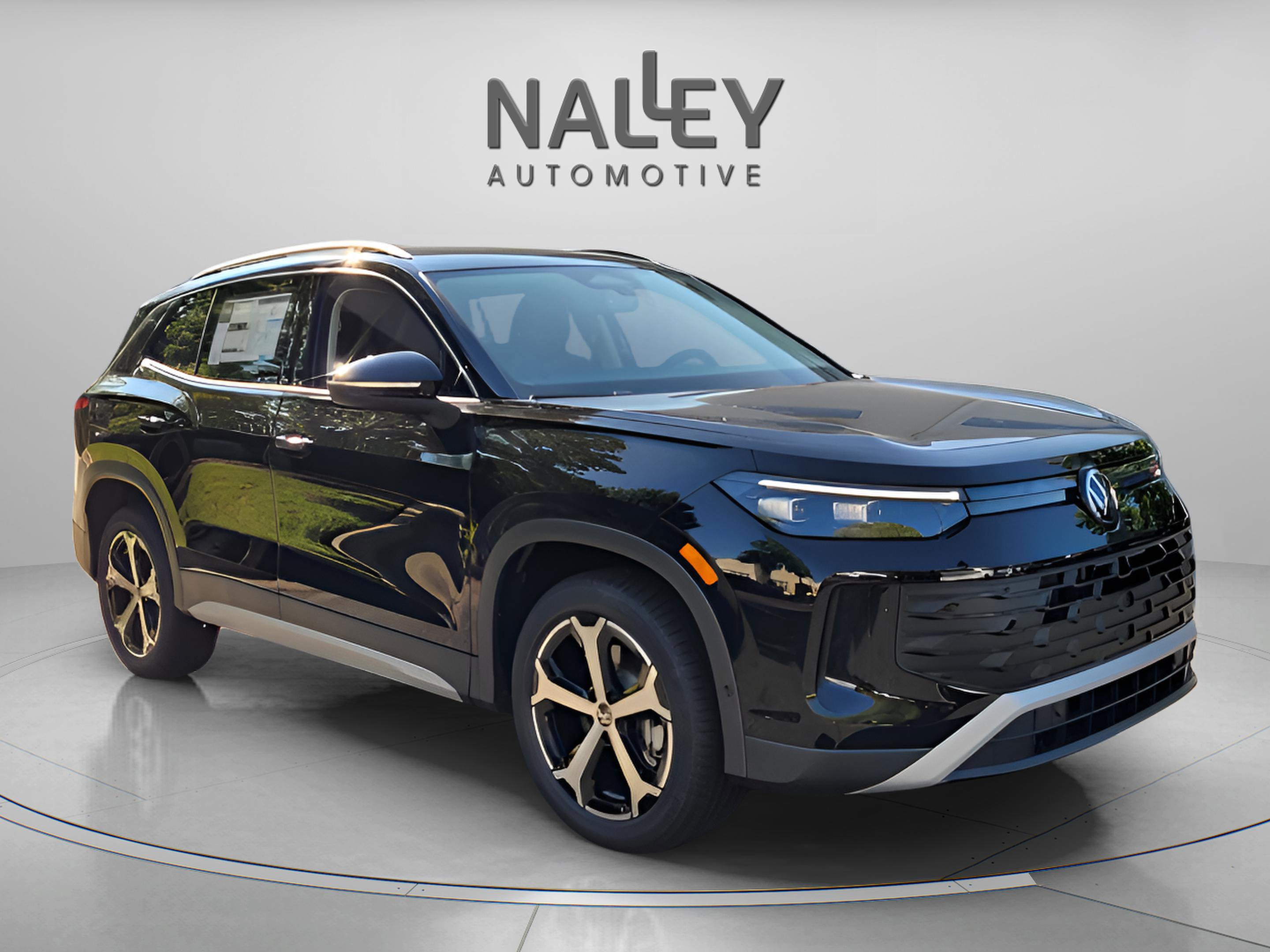 New 2025 Volkswagen Tiguan SE image 8