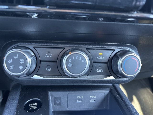 Used 2025 Nissan Kicks SV FWD image 18