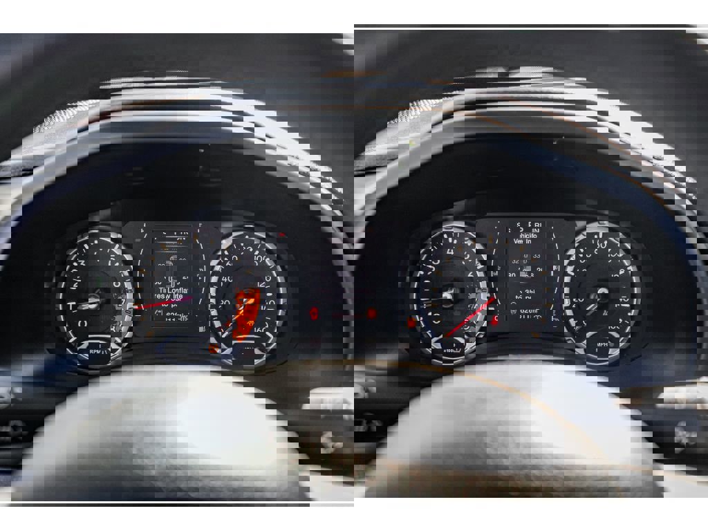 Used 2018 Jeep Renegade Latitude w/ Popular Equipment Group image 14