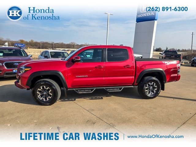 Used 2022 Toyota Tacoma TRD Off-Road w/ Technology Package image 2