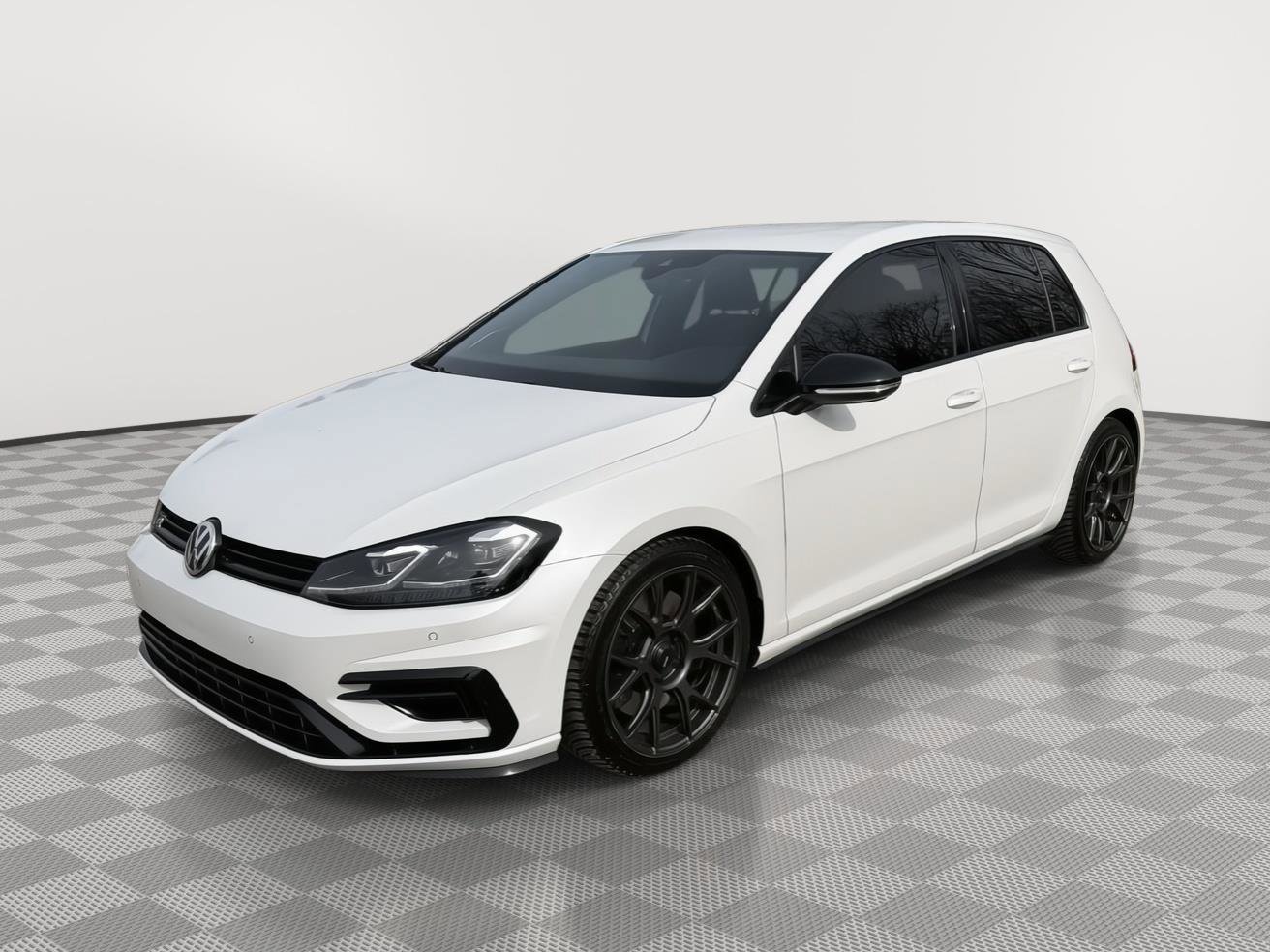 Used 2018 Volkswagen Golf R 4-Door image 5