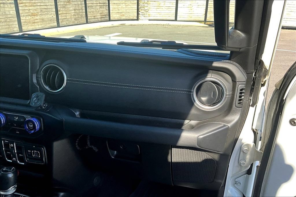 Used 2021 Jeep Wrangler Unlimited Sahara w/ Uconnect 4C Nav & Sound Group AWD/4WD image 12