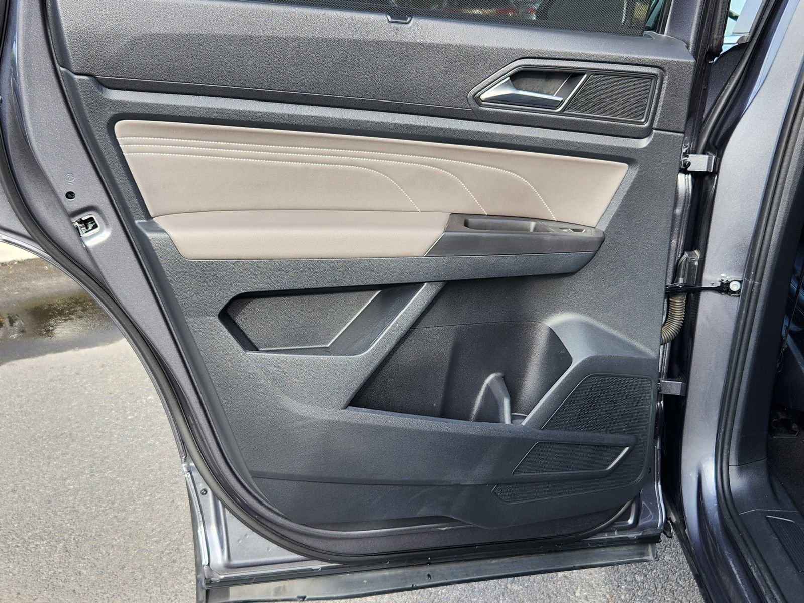 Used 2022 Volkswagen Atlas SE image 26