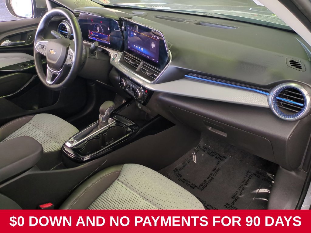 Used 2025 Chevrolet Trax LT w/ LT Convenience Package FWD image 29