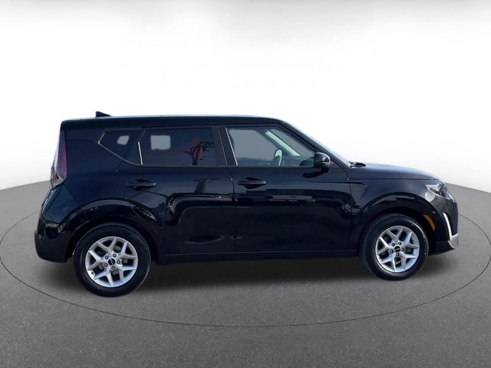 Used 2025 Kia Soul LX w/ LX Technology Package image 15