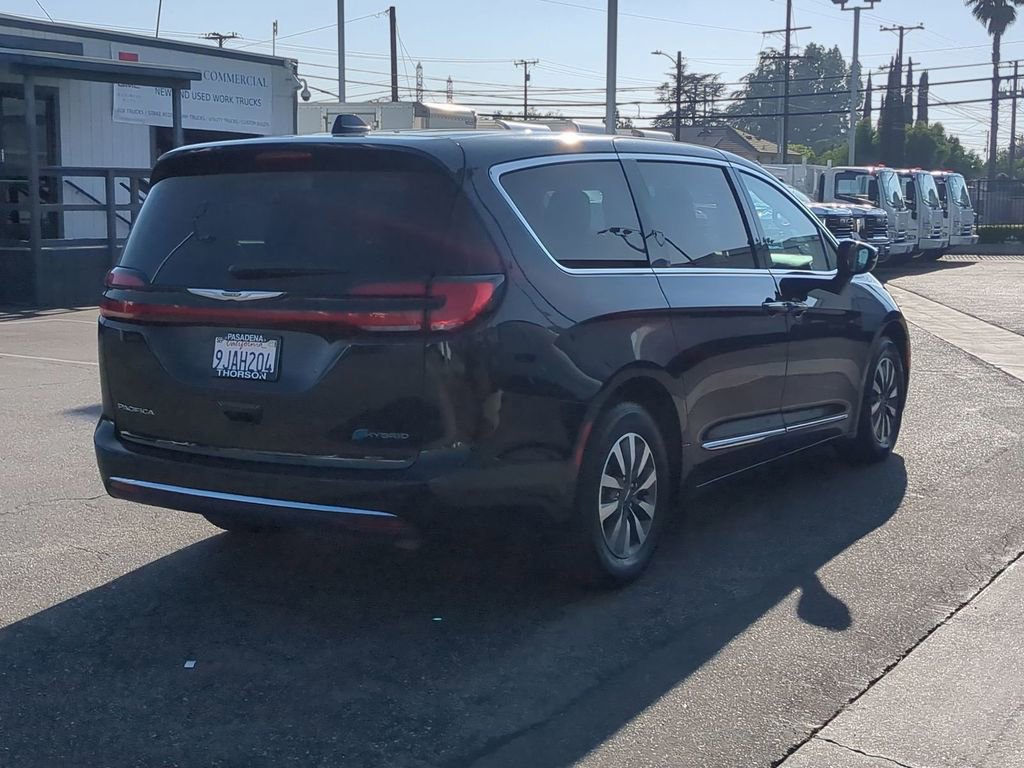 Used 2023 Chrysler Pacifica Limited image 7