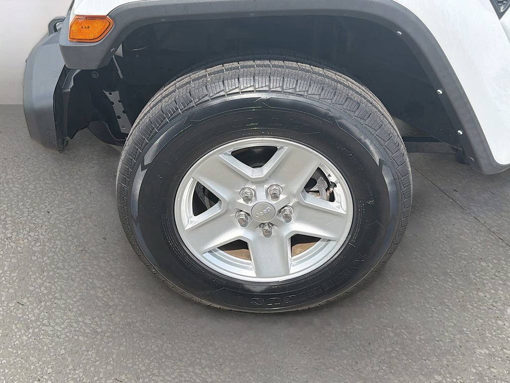 Used 2022 Jeep Gladiator Sport AWD/4WD image 36