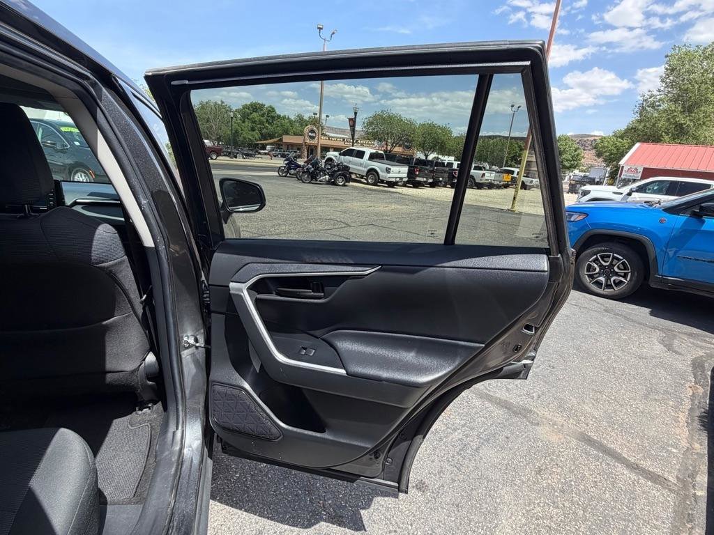 Used 2021 Toyota RAV4 LE w/ Carpet Mat Package (TMS) FWD image 24