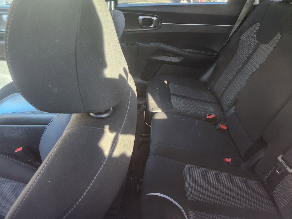 Used 2021 Kia Sorento LX image 24