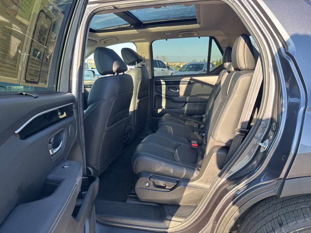 Used 2025 Honda Pilot Touring image 34