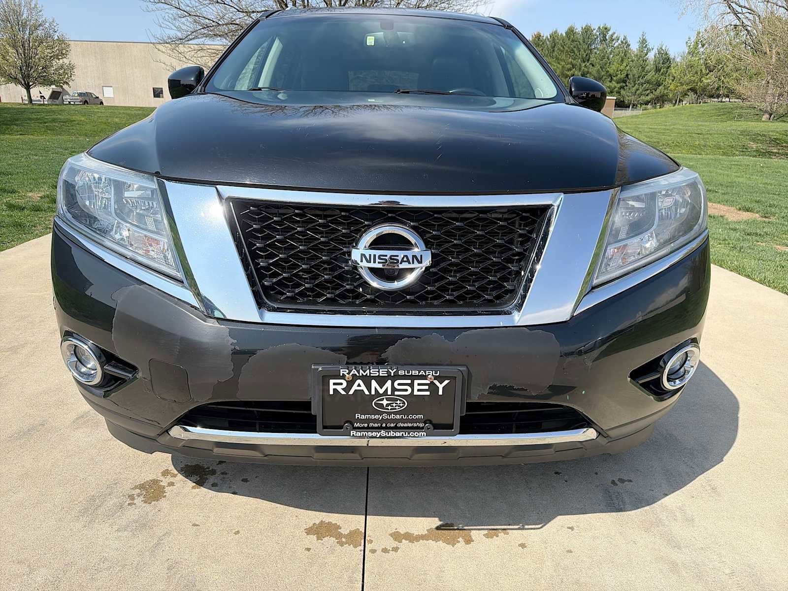 Used 2015 Nissan Pathfinder Platinum w/ Cargo Package image 9
