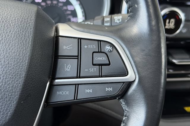 Used 2023 Toyota Highlander XLE FWD image 33