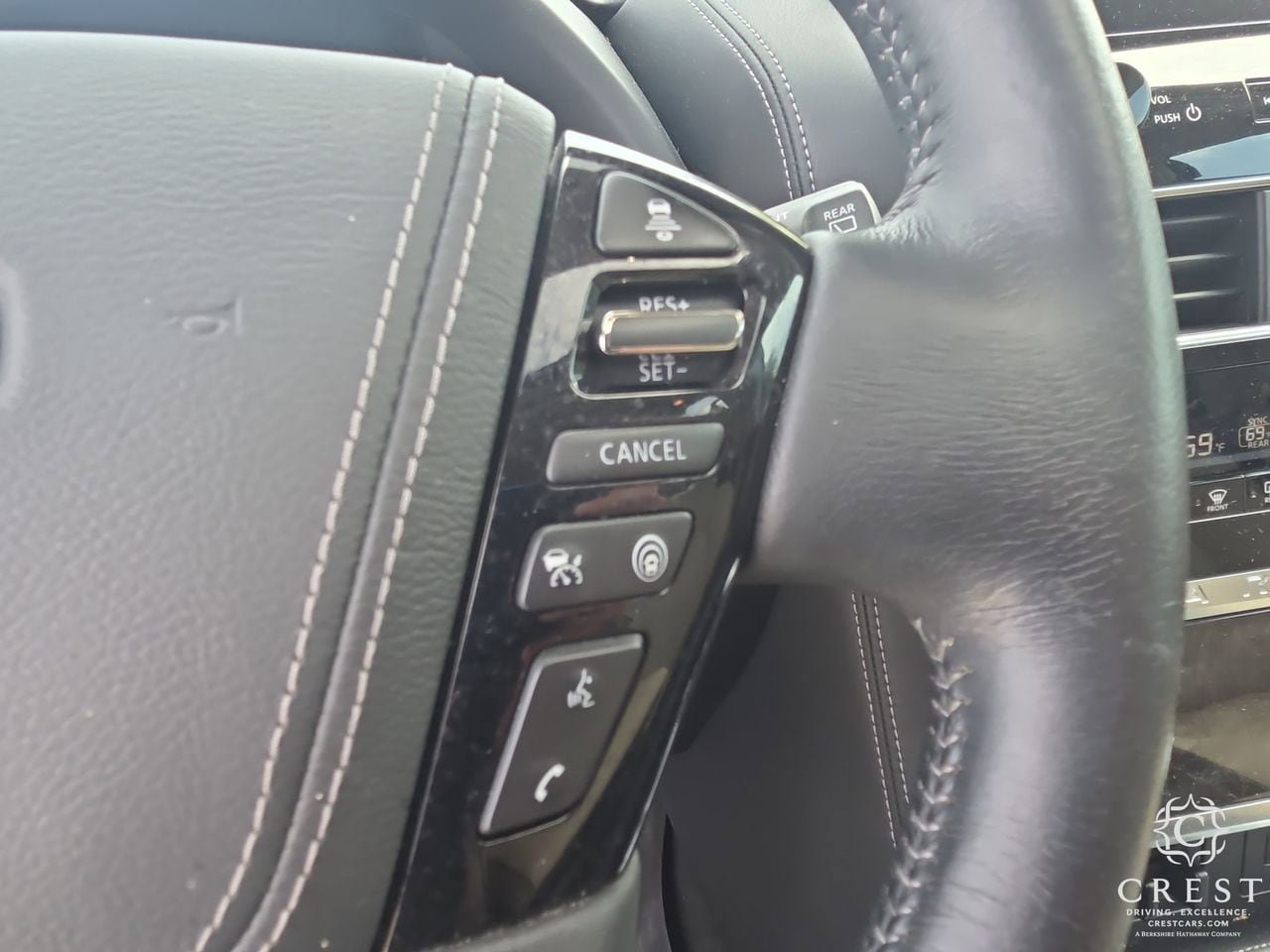 Used 2023 Nissan Armada Platinum w/ Captain's Chairs Package RWD image 15