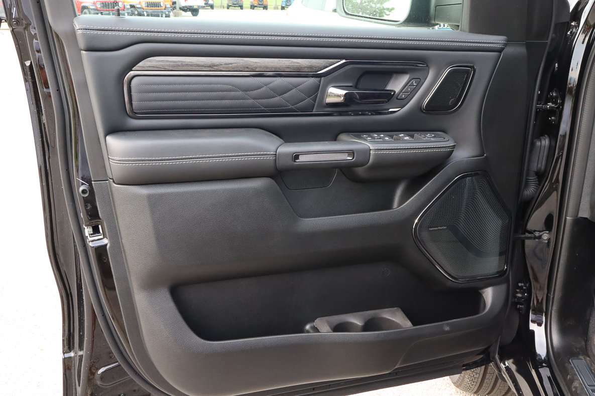 Used 2026 RAM 1500 Limited AWD/4WD image 16