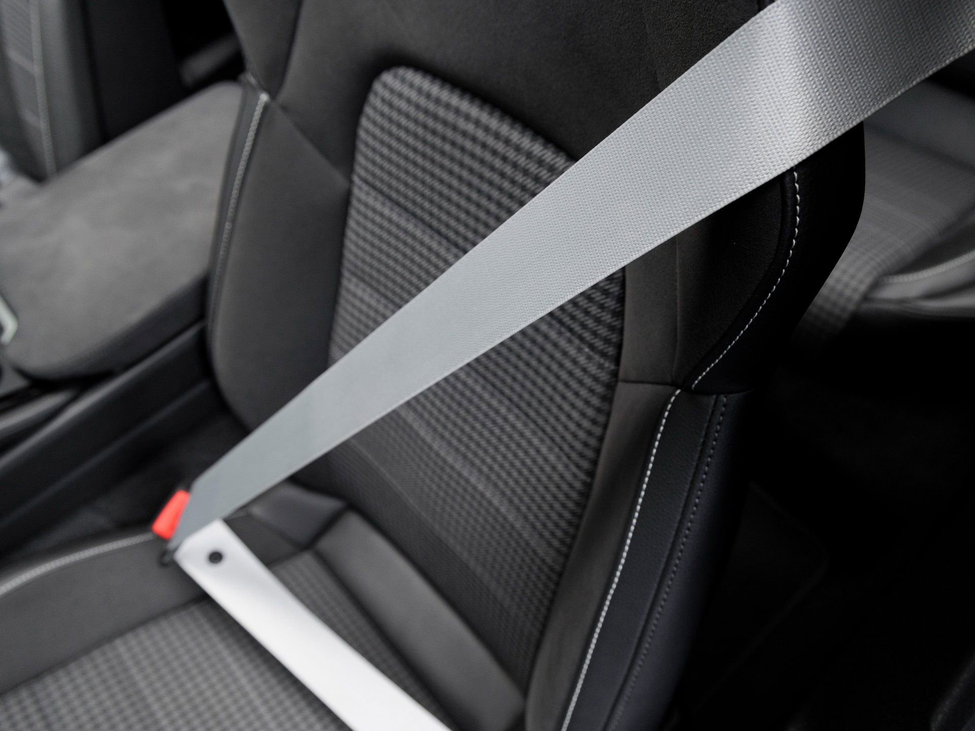 Certified 2025 Porsche Panamera Turbo S image 17