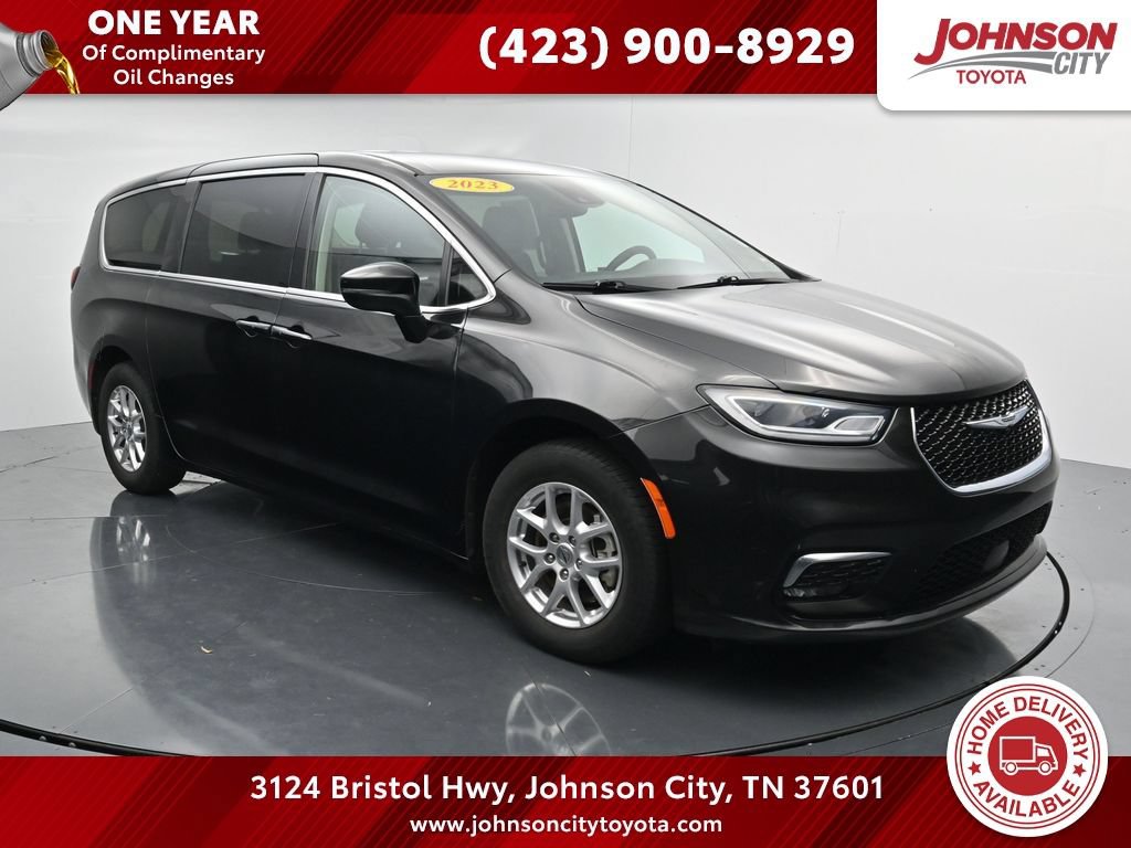 Used 2023 Chrysler Pacifica Touring-L