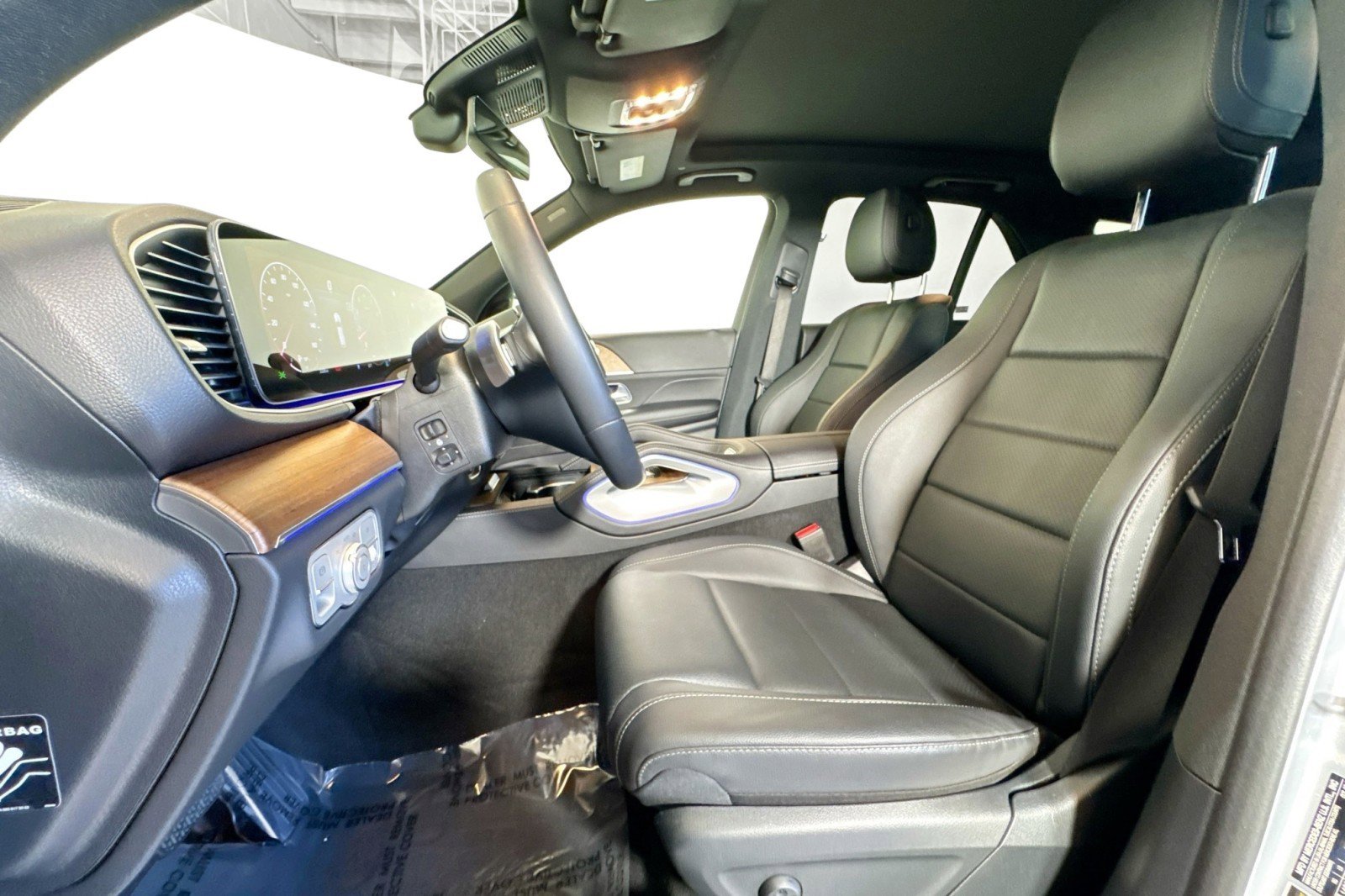 Certified 2025 Mercedes-Benz GLE 350 4MATIC w/ Winter Package image 19