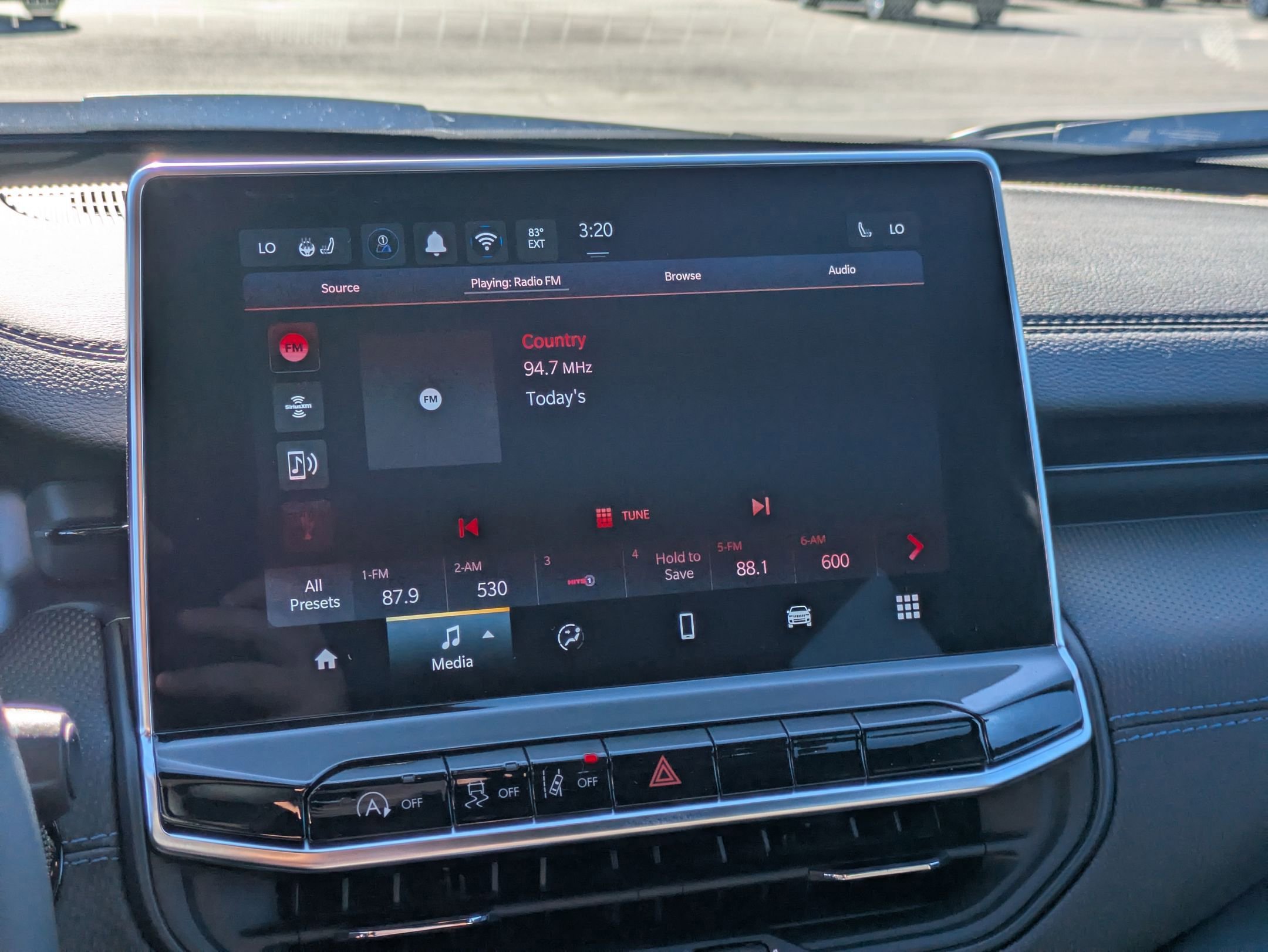 New 2026 Jeep Compass Latitude image 18