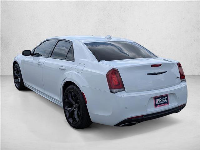 Used 2022 Chrysler 300 Touring L w/ Comfort Group image 7