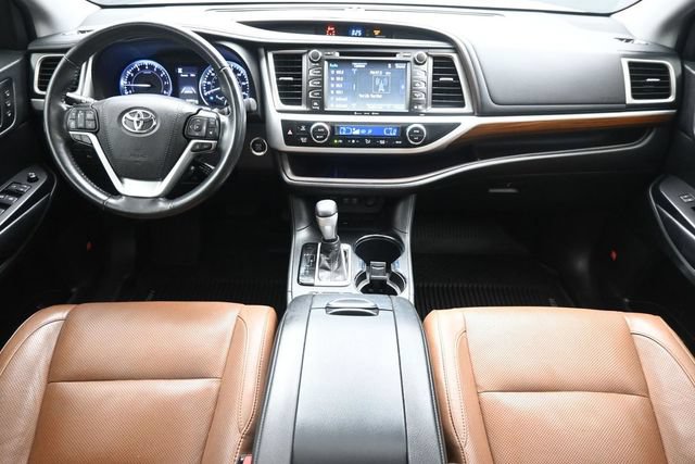 Used 2019 Toyota Highlander Limited FWD image 23