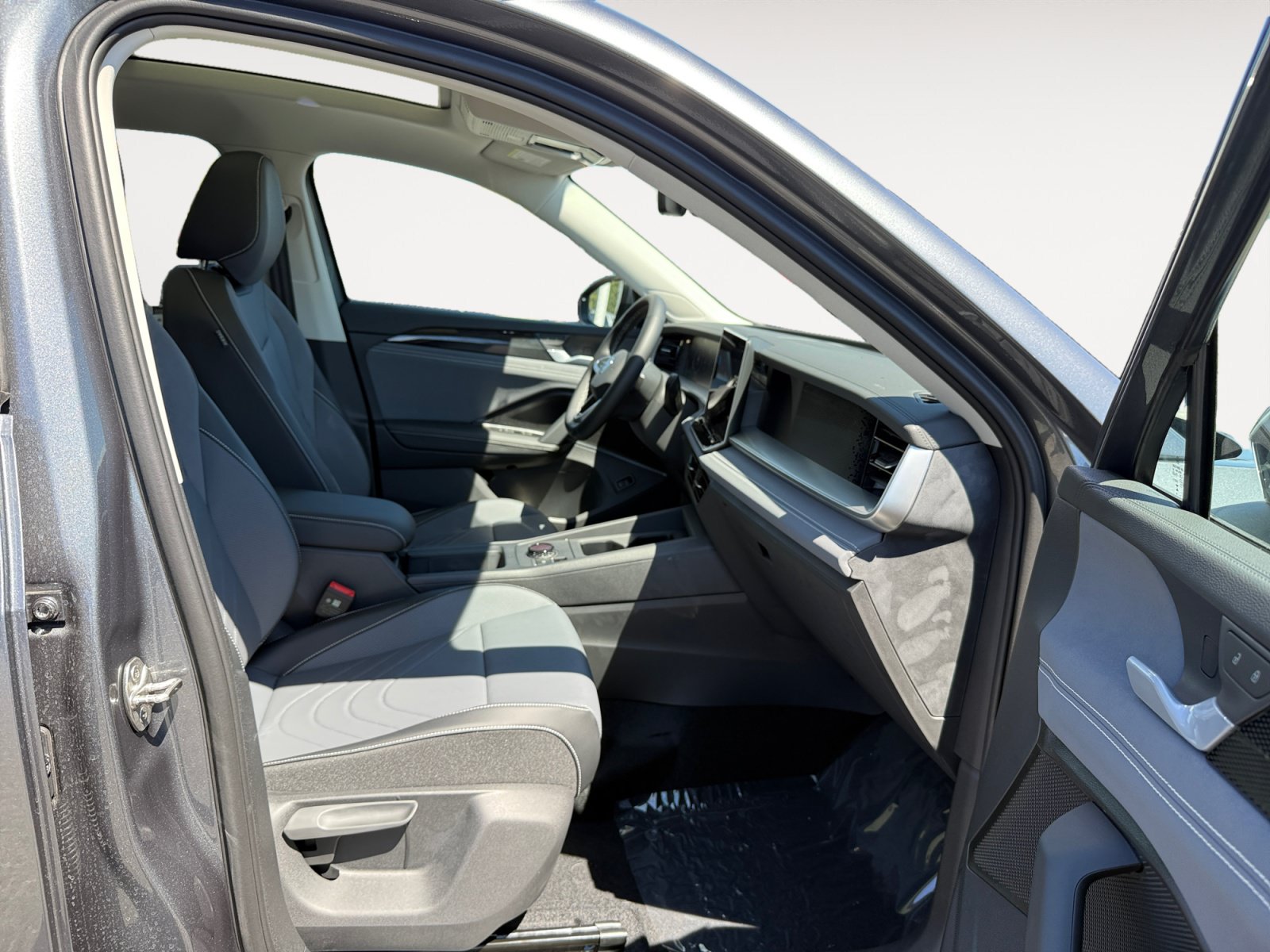 New 2026 Volkswagen Tiguan SE AWD/4WD image 19