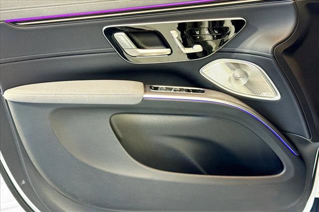 New 2026 Mercedes-Benz EQS 400 4MATIC SUV image 16