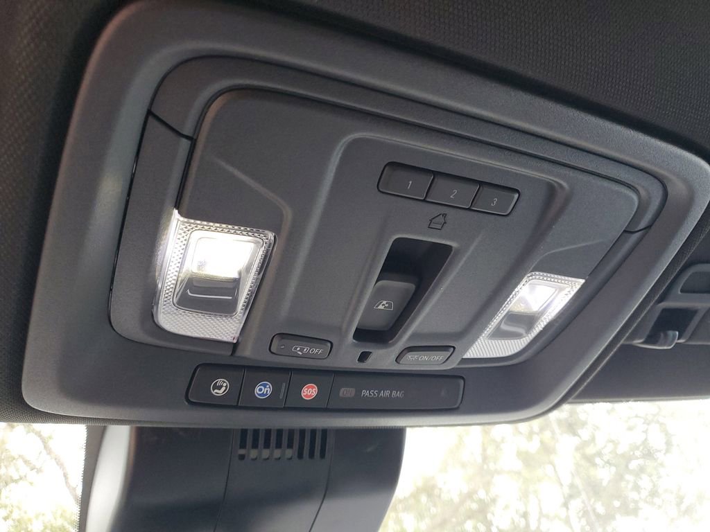 Used 2025 Chevrolet Silverado 1500 ZR2 w/ Technology Package image 31