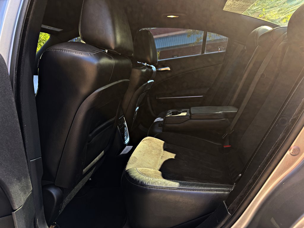 Used 2016 Dodge Charger R/T RWD image 10