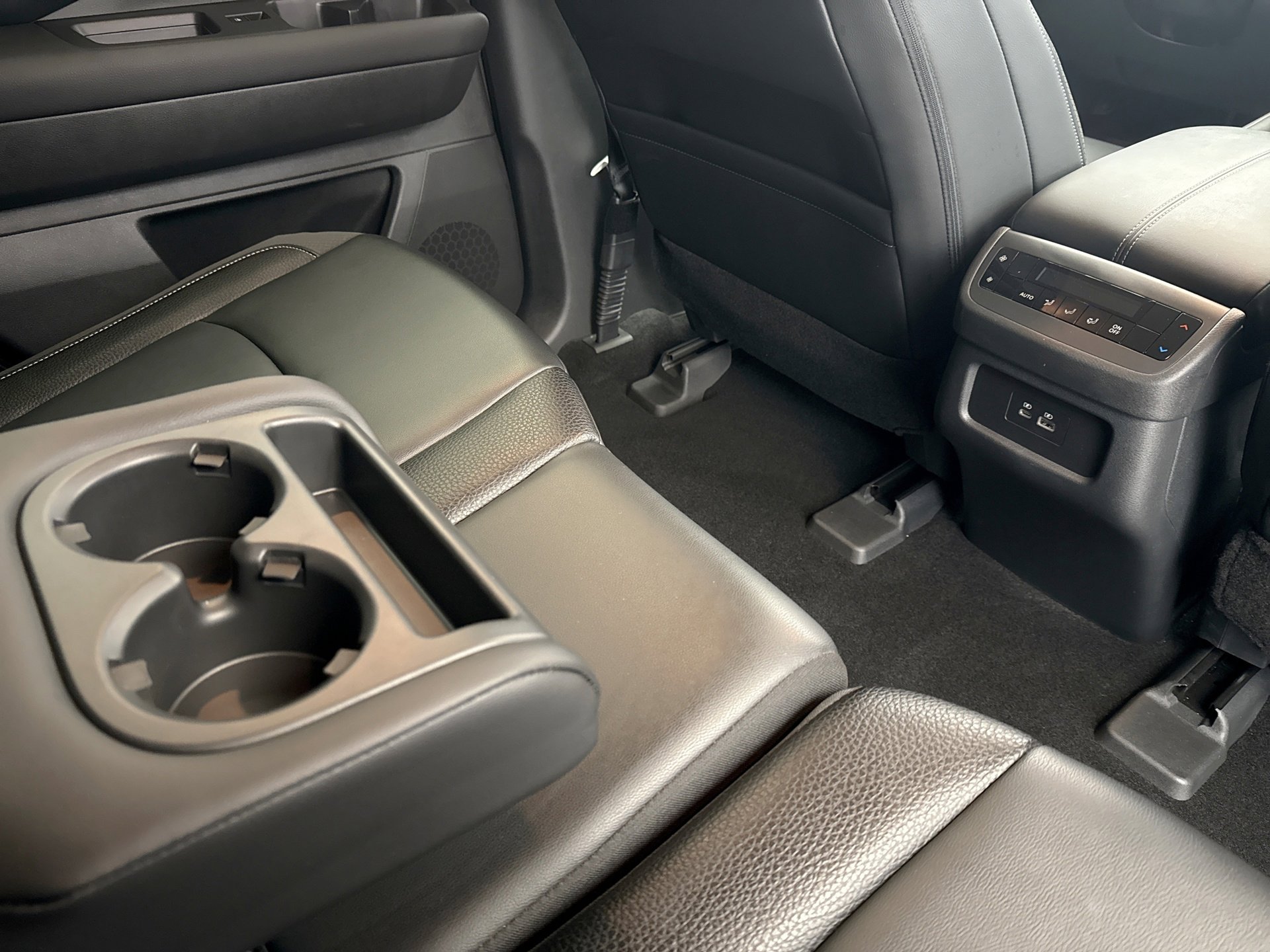 Used 2025 Nissan Pathfinder SL image 20