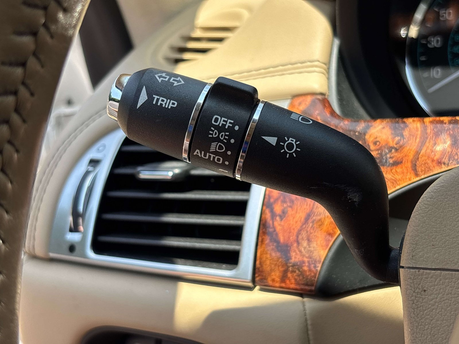 Used 2012 Jaguar XK Coupe RWD image 22