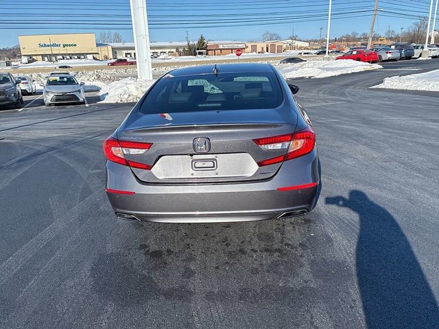Used 2018 Honda Accord Touring image 10