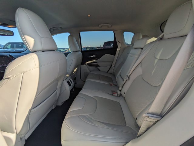 Used 2019 Jeep Cherokee Limited image 12
