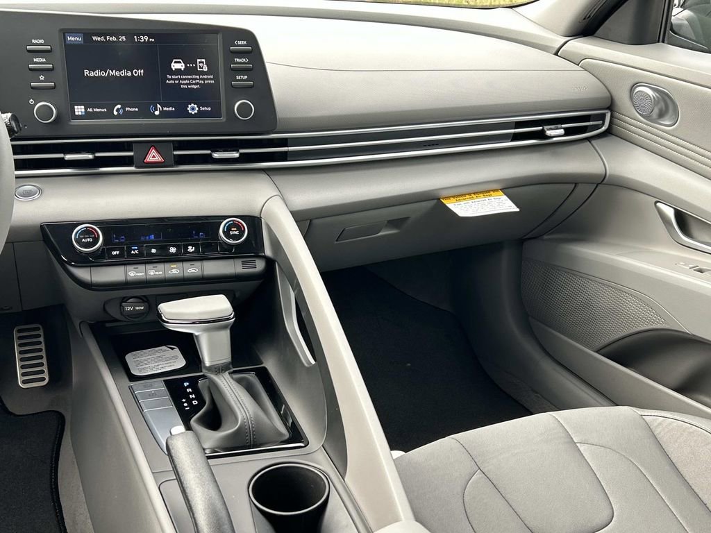 New 2026 Hyundai Elantra Sport FWD image 21