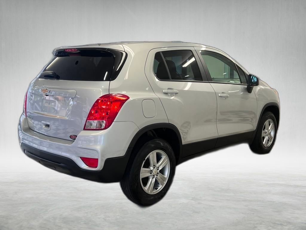Used 2022 Chevrolet Trax LS w/ Tint and Cruise Package image 8