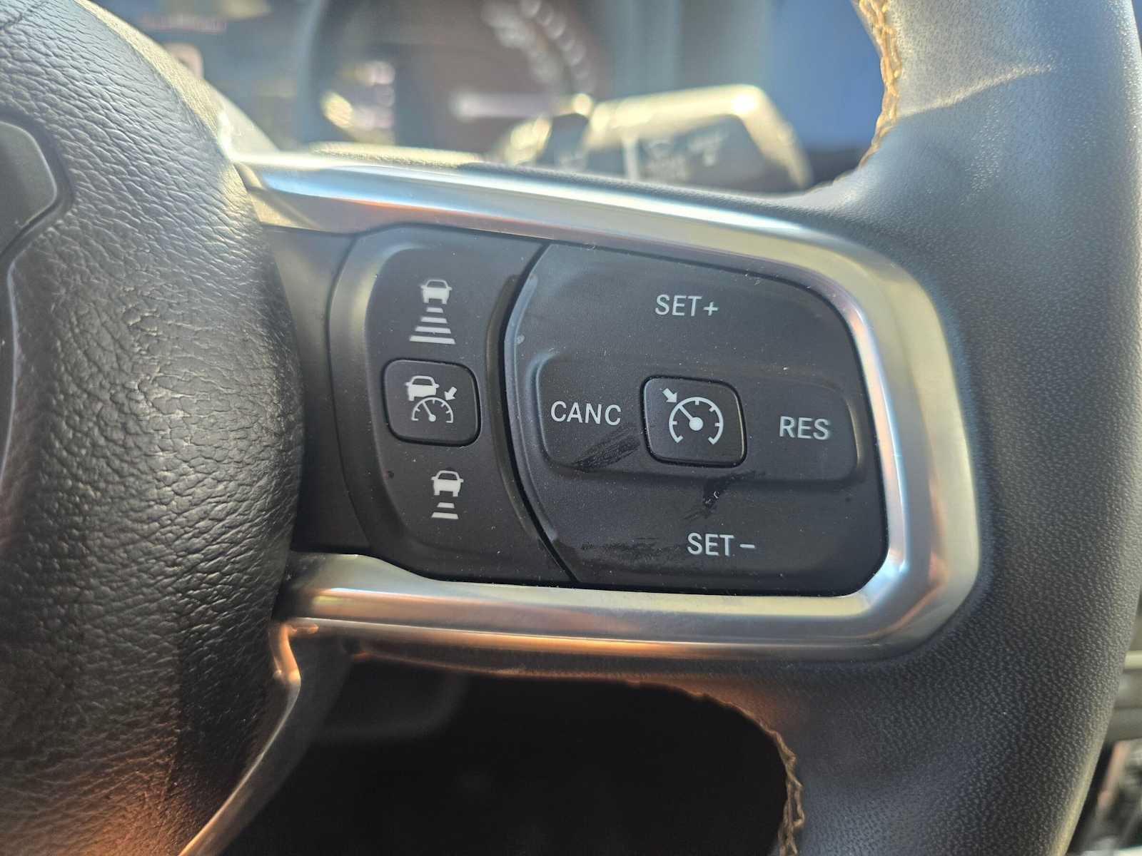 Used 2024 Jeep Wrangler Unlimited Sahara AWD/4WD image 31