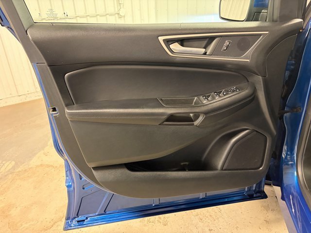 Used 2023 Ford Edge SEL image 18