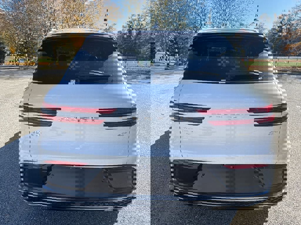 New 2026 Genesis GV70 2.5T image 8