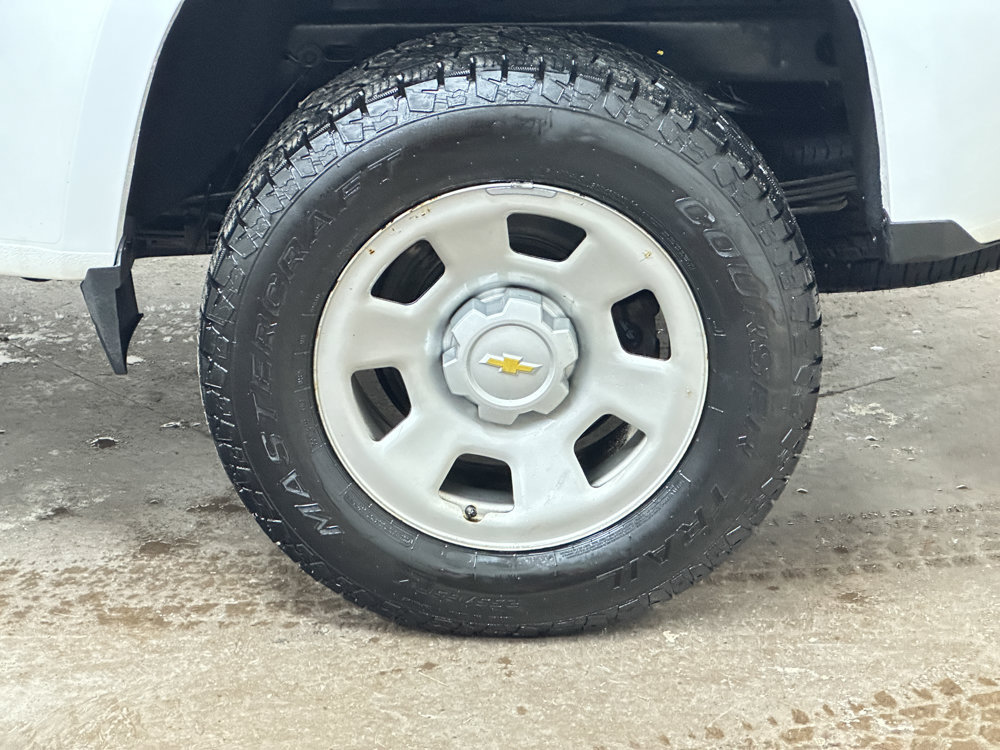 Used 2022 Chevrolet Colorado W/T AWD/4WD image 35