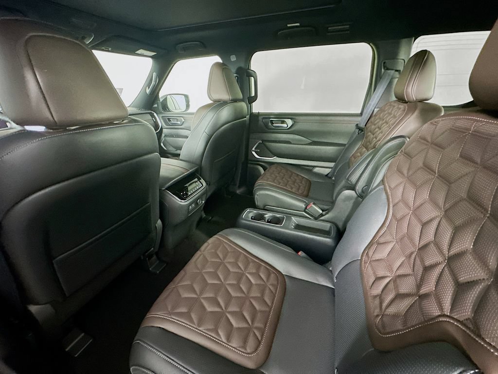 New 2026 Nissan Armada Platinum w/ Accent Package AWD/4WD image 32