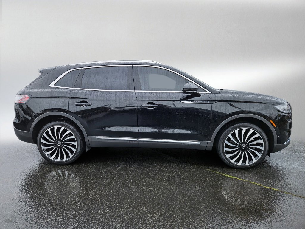 Used 2023 Lincoln Nautilus Black Label w/ Class II Trailer Tow Package image 8