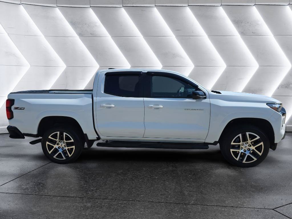 Used 2023 Chevrolet Colorado Z71 w/ Z71 Convenience Package 2 AWD/4WD image 4