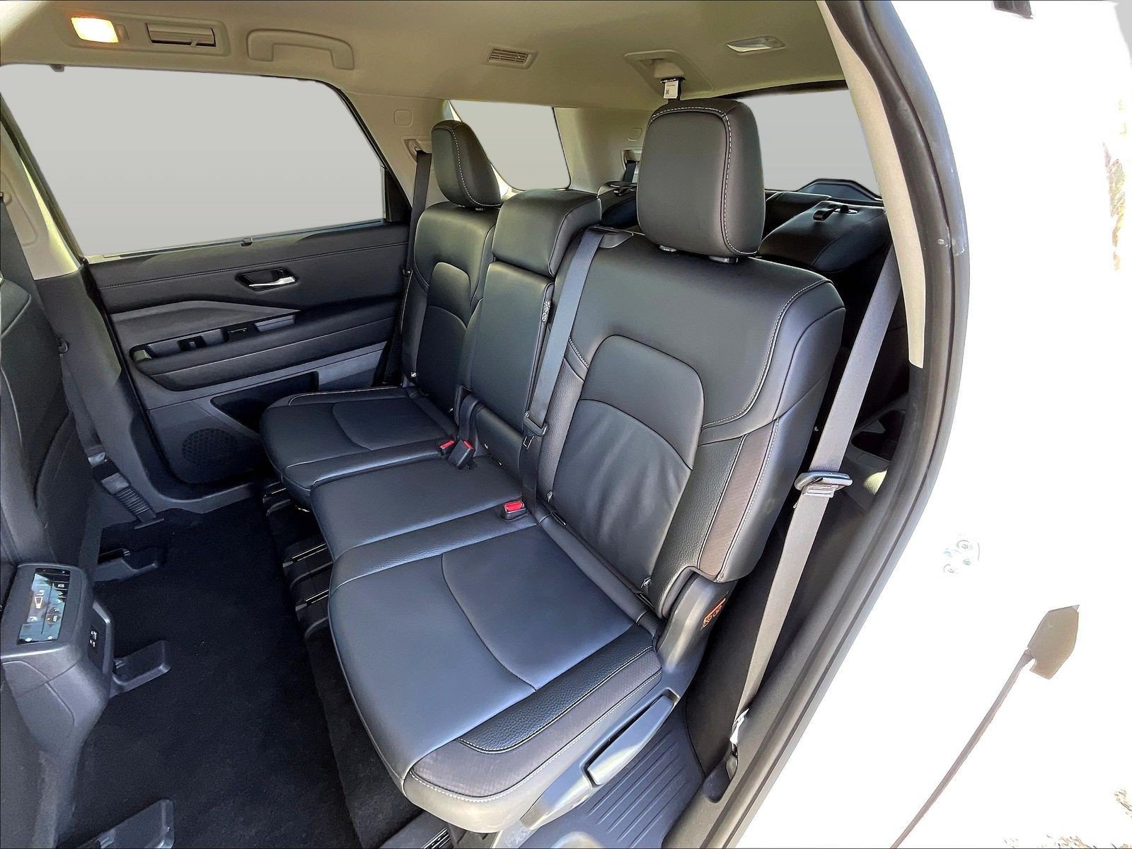 Certified 2025 Nissan Pathfinder SL AWD/4WD image 24