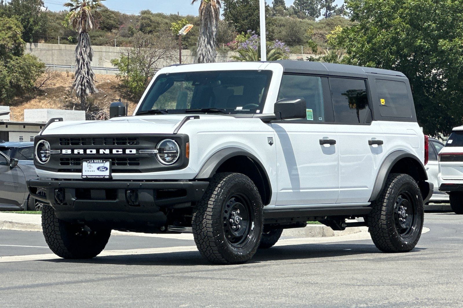 New 2026 Ford Bronco Big Bend w/ Black Diamond Package AWD/4WD image 7