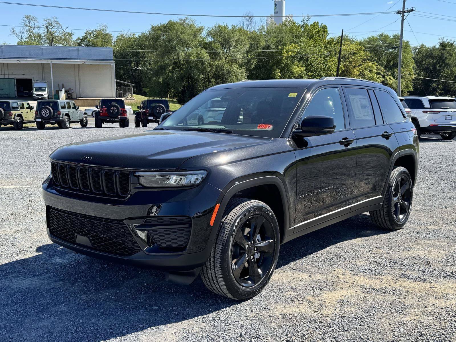 New 2025 Jeep Grand Cherokee Altitude AWD/4WD image 22