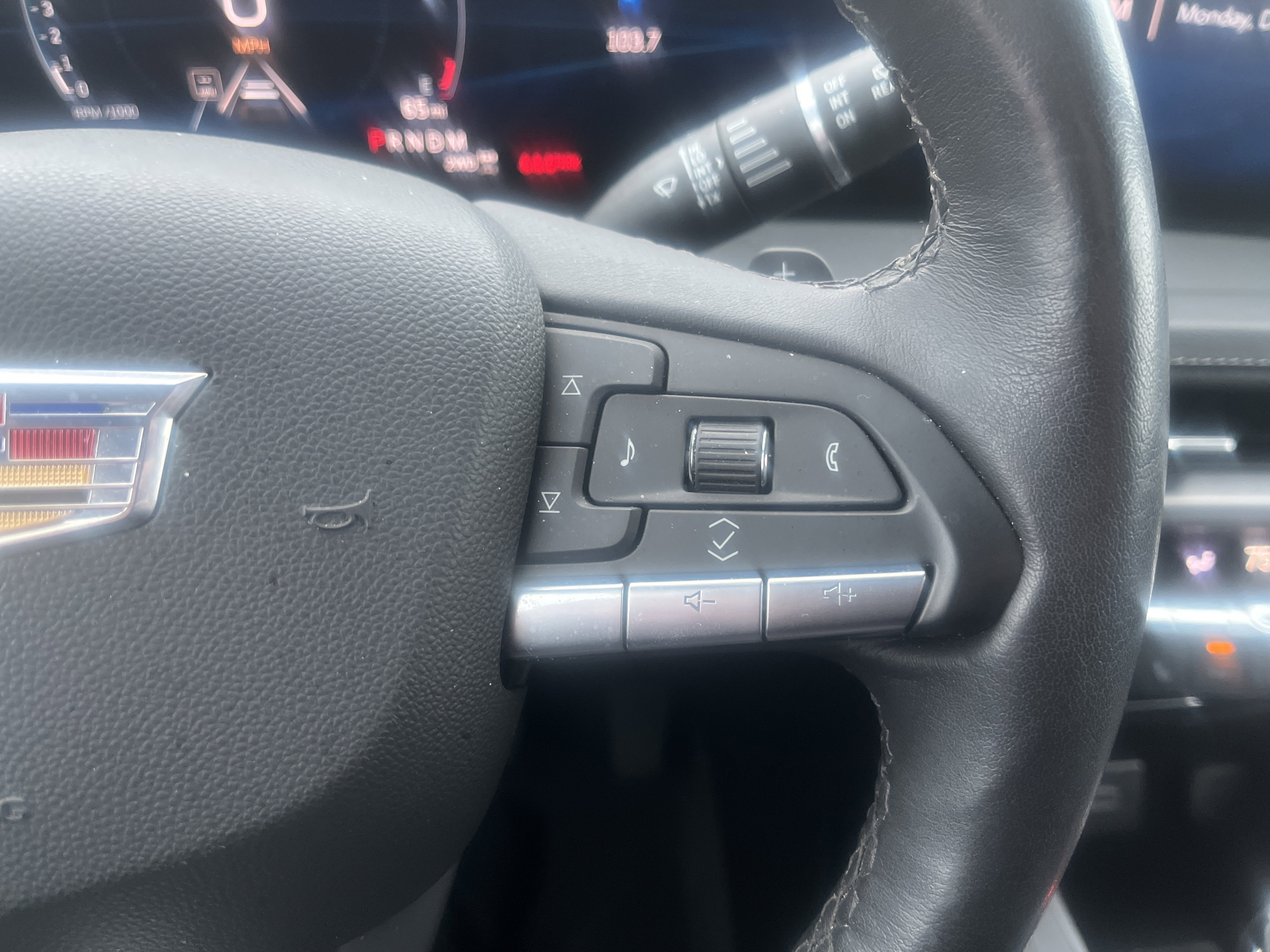 Used 2024 Cadillac XT4 Luxury w/ Cold Weather Package image 22