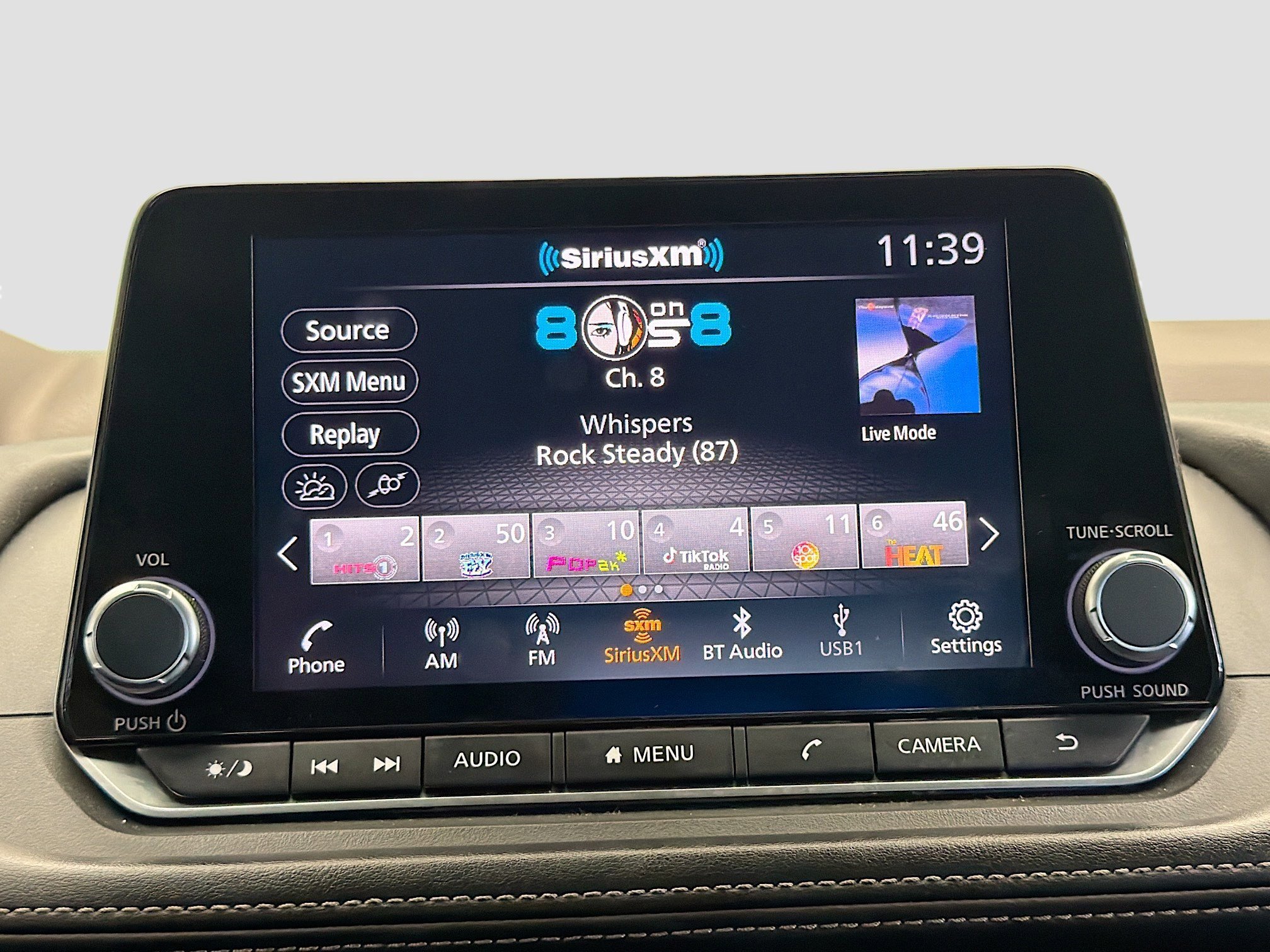 Used 2023 Nissan Rogue SV image 9