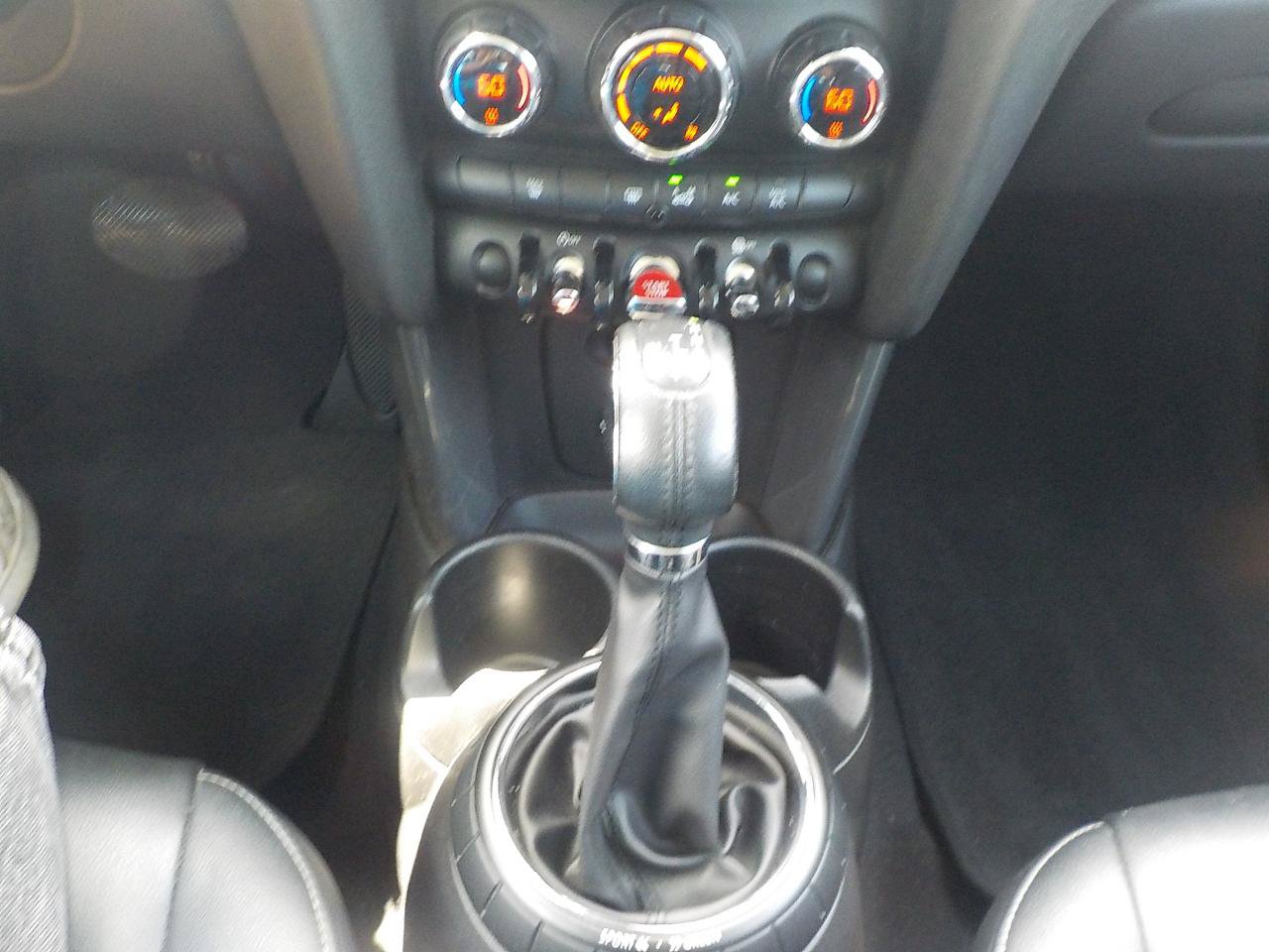 Used 2016 MINI Cooper 4-Door Hardtop FWD image 14
